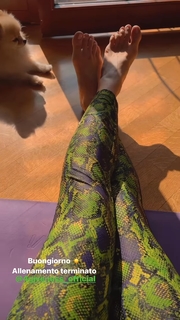 Giulia Penna feet photo thumbnail