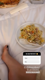 Giulia Penna feet photo thumbnail