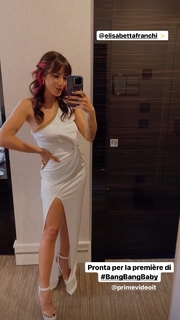 Giulia Penna feet photo thumbnail