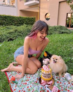 Giulia Penna feet photo thumbnail