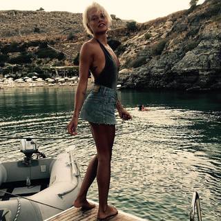 Giulia Provvedi feet photo thumbnail