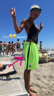 Giulia Provvedi feet photo thumbnail