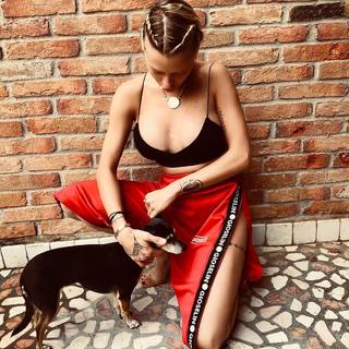 Giulia Provvedi feet photo thumbnail
