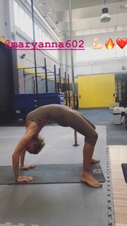 Giulia Provvedi feet photo thumbnail