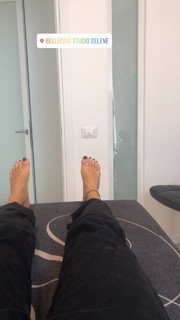 Giulia Provvedi feet photo thumbnail
