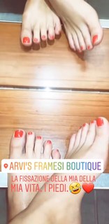 Giulia Provvedi feet photo thumbnail