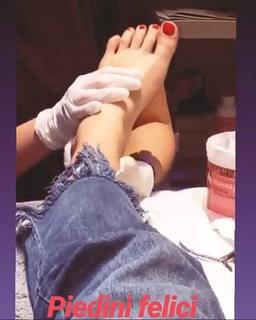 Giulia Provvedi feet photo thumbnail