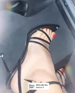 Giulia Provvedi feet photo thumbnail