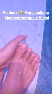 Giulia Provvedi feet photo thumbnail