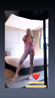 Giulia Provvedi feet photo thumbnail