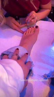 Giulia Provvedi feet photo thumbnail