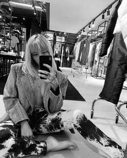 Giulia Provvedi feet photo thumbnail