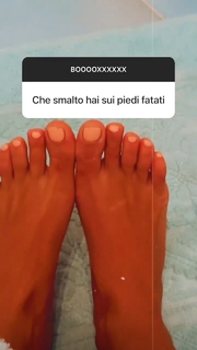 Giulia Provvedi feet photo thumbnail