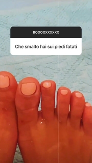 Giulia Provvedi feet photo thumbnail