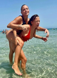 Giulia Provvedi feet photo thumbnail