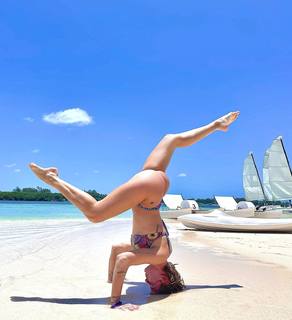 Giulia Provvedi feet photo thumbnail