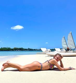 Giulia Provvedi feet photo thumbnail