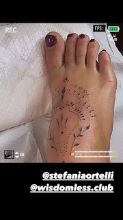 Giulia Provvedi feet photo thumbnail