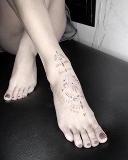 Giulia Provvedi feet photo thumbnail
