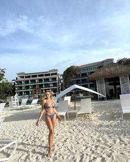 Giulia Provvedi feet photo thumbnail