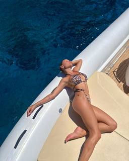 Giulia Provvedi feet photo thumbnail