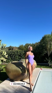 Giulia Provvedi feet photo thumbnail