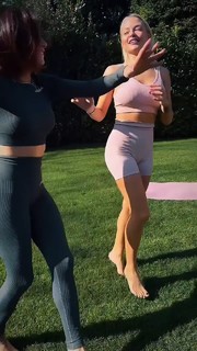 Giulia Provvedi feet photo thumbnail