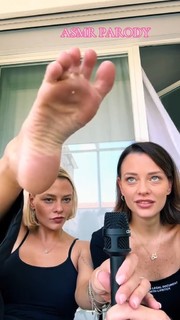 Giulia Provvedi feet photo thumbnail