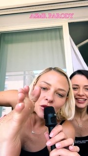 Giulia Provvedi feet photo thumbnail