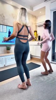 Giulia Provvedi feet photo thumbnail