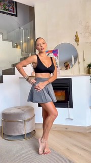 Giulia Provvedi feet photo thumbnail