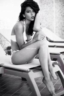 Giulia Salemi feet photo thumbnail