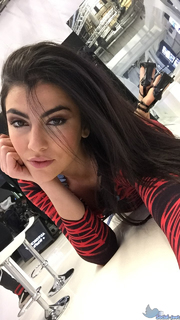 Giulia Salemi feet photo thumbnail