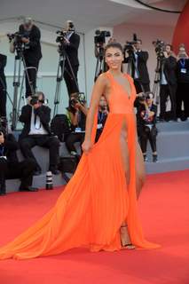 Giulia Salemi feet photo thumbnail