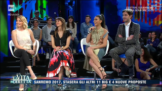 Giulia Salemi feet photo thumbnail