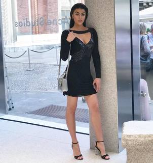 Giulia Salemi feet photo thumbnail