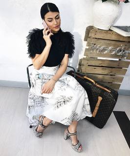 Giulia Salemi feet photo thumbnail