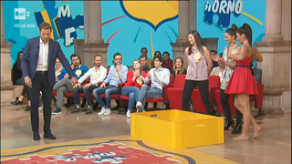 Giulia Salemi feet photo thumbnail