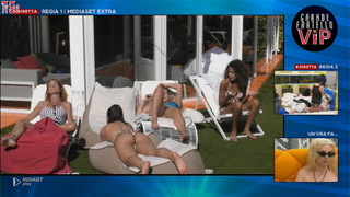 Giulia Salemi feet photo thumbnail