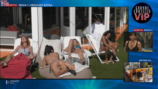 Giulia Salemi feet photo thumbnail