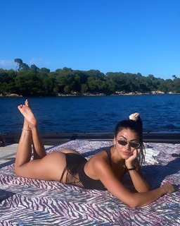 Giulia Salemi feet photo thumbnail