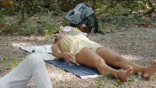 Giulia Salemi feet photo thumbnail