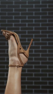 Giulia Salemi feet photo thumbnail