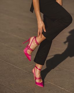 Giulia Salemi feet photo thumbnail