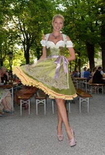 Giulia Siegel feet photo thumbnail