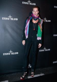 Giulia Siegel feet photo thumbnail