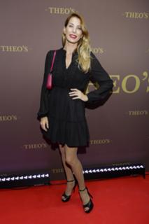 Giulia Siegel feet photo thumbnail