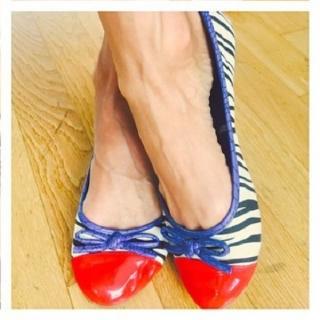 Giulia Siegel feet photo thumbnail