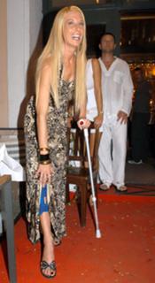 Giulia Siegel feet photo thumbnail