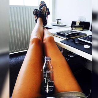 Giulia Siegel feet photo thumbnail